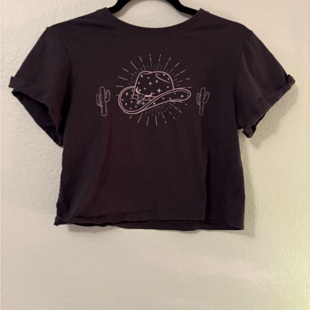 🤠Graphic Tee with Cowboy Hat Design🤠